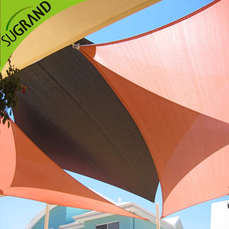 Καταφύγιο καλύμματος αυτοκινήτου κόκκινου ήλιου