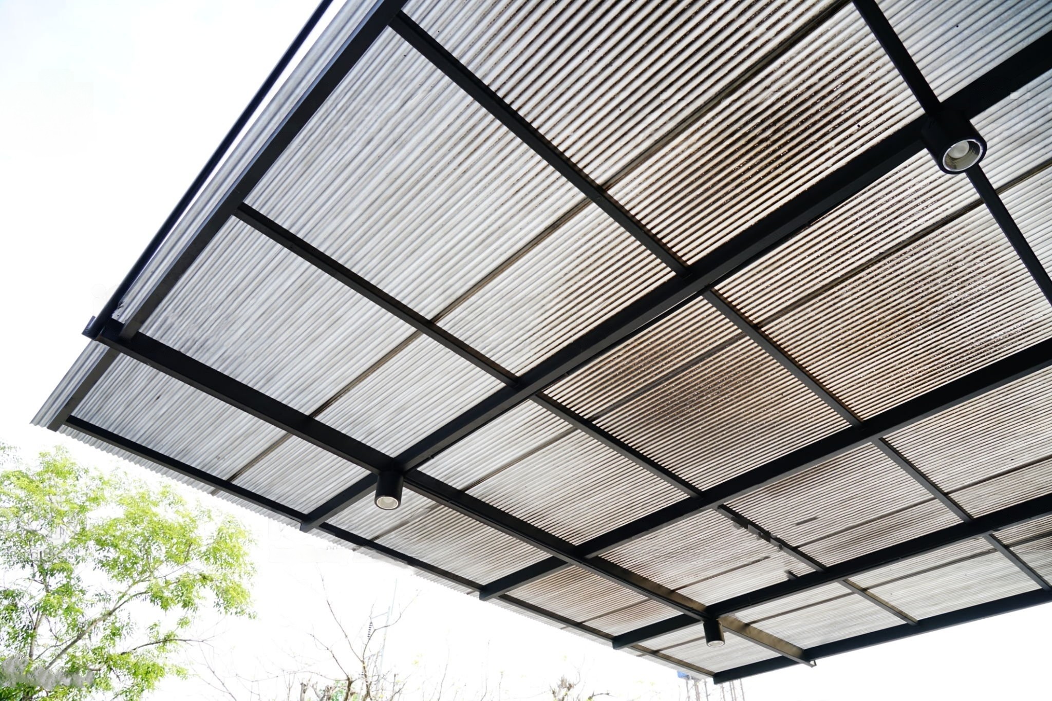 90% από σκιά αλουμινίου